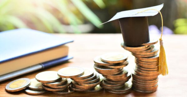 Compare tudo sobre Financiamento Estudantil nos 5 principais Bancos